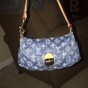 Authentic Louis Vuitton Denim Pleaty